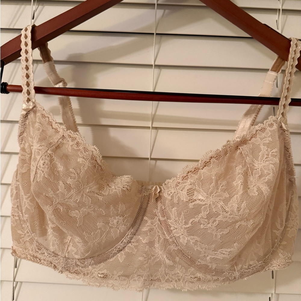 Felina Lace Bralette in Cream